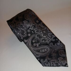 Donald J Trump Signature Collection 3.5"x62" Black Silver Paisley Necktie Silk